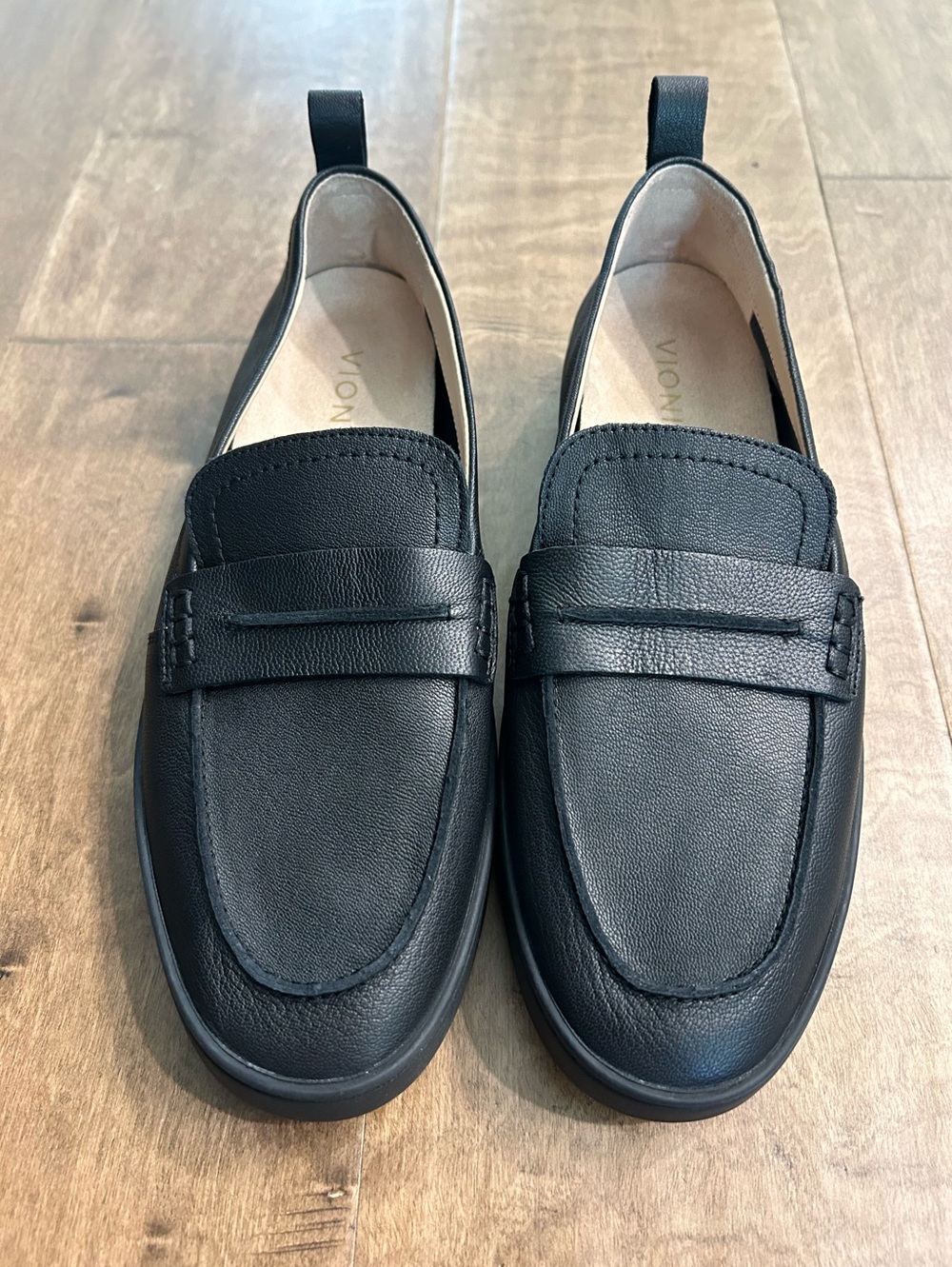 Vionic Chantel leather slip-on penny loafers 9